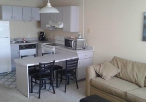 This rental property is only 1 1/2 blocks from the beach and Boardwalk/Pool & more.