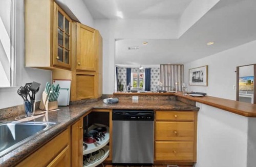 North Beach Hotel | #01 Suite in Art-Déco BoutiqueHotel freeParking King-size+Twin-size Kitchen