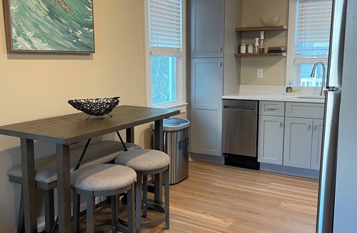 Wildwood Apartment | 1.5 Blocks to beach boardwalk - FREE CITYWIDE PARKING PASS! NEWLY RENOVATED!