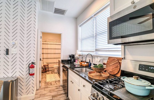 Brigantine Condo | 1.5 Blocks to the Beach in the center of town. Walk everywhere! New Listing!