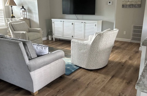 Biggar House | 1.5 miles to beautiful Bonita Beach. No traffic to deal with!