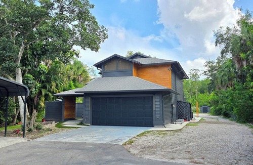 Naples House | 1 Acre Oasis · Pool, Billiards & Volleyball. Great location.