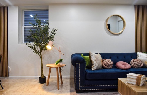 Jersey City Apartment | 1-Bdr apartment 3 min walk from train to NYC -warm interior design