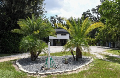 Winter Haven Apartment | 1-bedroom Apartment C near Hospitals/Legoland/Chain of Lakes