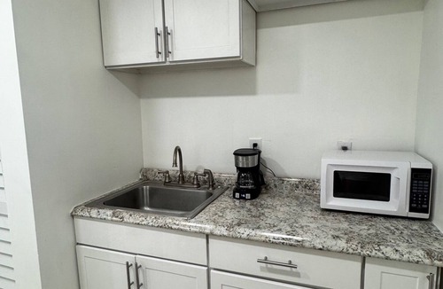 West Little Havana Apartment | 1 bedroom apartment 2 Blocks from MIA Airport/Across from NU Stadium Inter Miami