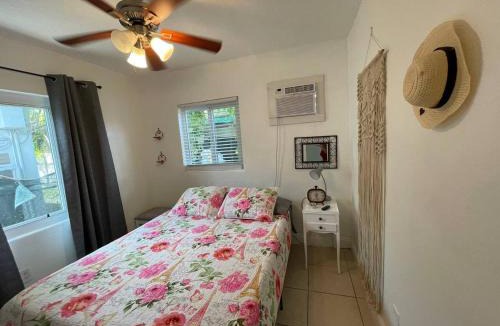 Coral Way Apartment | 1 Bedroom Apt near Coconut Grove