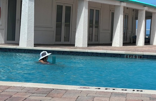 Hutchinson Island South Condo | 1-bedroom ground floor condo steps from ocean and pool at Shuckers Jensen Beach