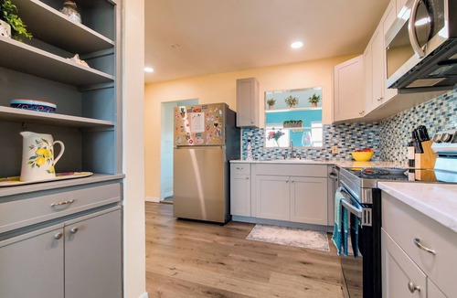 Gulfport Apartment | 1 block from beach and Art District