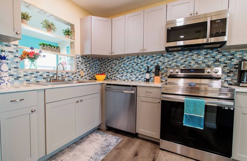 Gulfport Apartment | 1 block from beach and Art District