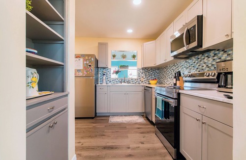 Gulfport Apartment | 1 block from beach and Art District