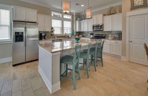 Myrtle Beach House | 1 Block to Beach! Breezy Myrtle Beach Getaway