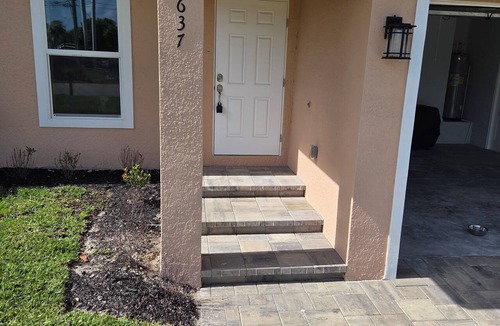 Pine Island Center Apartment | 1 floor 3bedroom 2full bathroom apartment in Bokeelia with AC 2vehicle garage