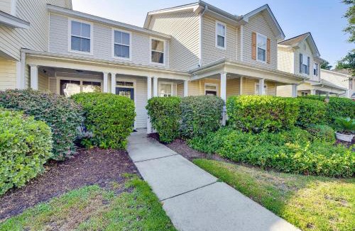 Bluffton House | 1 Mi to Old Town: Cheerful Bluffton Townhome!