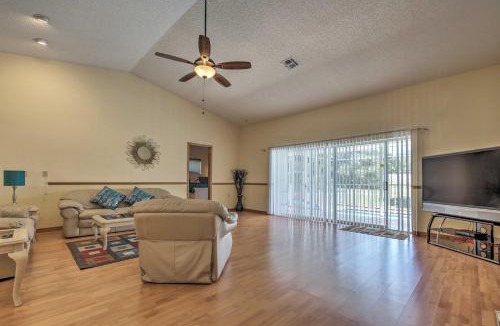 Spring Hill House | 1 Mi to Weeki Wachee: Home w/Pool in Spring Hill