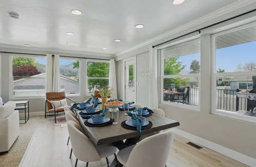 Northridge House | 1 min from Lindon Temple- Hot tub, Sleeps 16, Xbox, Poker, 6 Bed