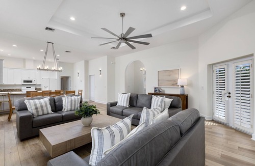 Naples Park House | 1 OF THE CLOSEST NAPLES PARK HOMES 2 THE BEACH/RENOVATED/5BR/POOL/BIKES/GAMEROOM