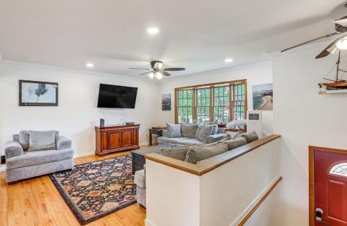 Bayville House | 10 Mi to Beach! Group-Friendly Bayville Getaway