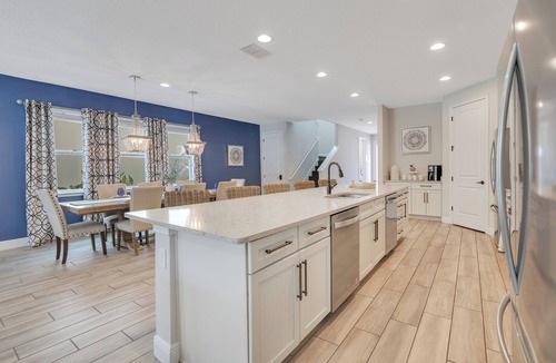 Bay Lake House | 10 Mins Disney/Games Room/Arcade Machine/Private Pool and Spa/7 Kings!Themed