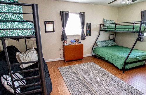 Cypress Gardens House | 10% Off Thru 2/28~Family Fun Times~Pet Friendly~Foosball~Ping Pong~45 minutes to Disney