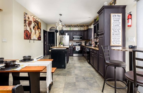 Jim Thorpe House | 10 Seat Home theater. Office. Step-Free Entry. Seniors Welcomed. Pet Friendly!