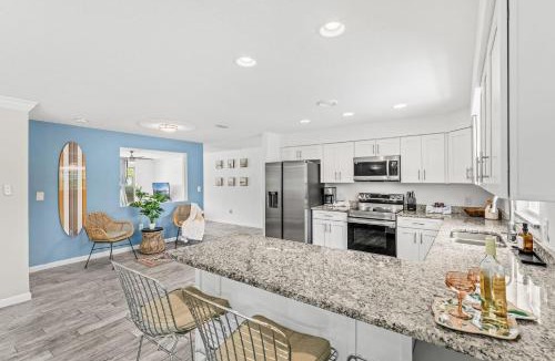 Golden Beach Estates House | 105 Bay Dr N