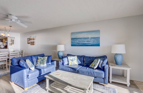 Madeira Beach Condo | 112 m² Condo ∙ 2 bedrooms ∙ 6 guests