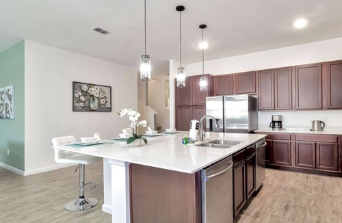 Kissimmee House | 12 bed pool home, sleeps 30, jacuzzi, great location, gated resort, lake view.