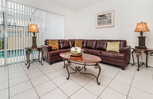 Windsor Hills House | 129 m² House ∙ 3 bedrooms ∙ 7 guests