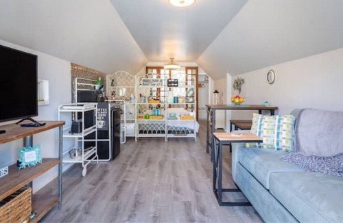 Bradenton Cottage | 1898 CarriageHouse Pool-D’town-Riverwalk