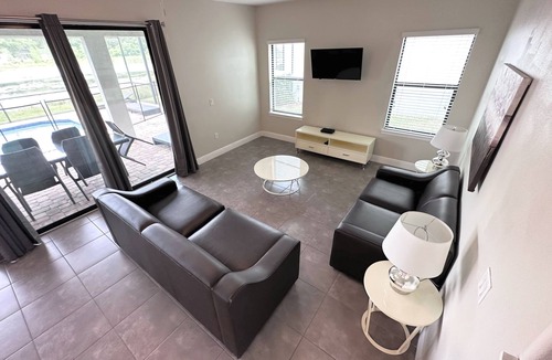 Haines City House | 195MCV: 4 Bed with Private Baths and Pool