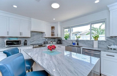 St. Petersburg House | 19th Hole: Luxe 4/2 stay w pool & mini golf