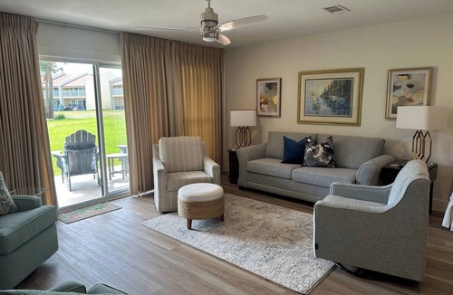 Miramar Beach Ski Chalet | 1A, Emerald Daydream