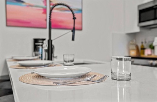 Mantua Apartment | 1BR by Drexel, Zoo, Museums, CHOP, UPenn, Rocky