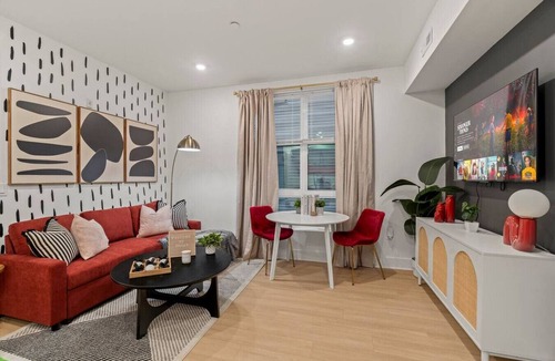 Mantua Condo | 1BR by UPenn, Museums, Zoo, CHOP, Drexel, Rocky