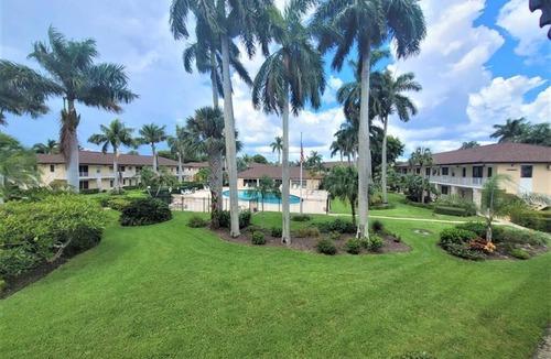 Marco Island Condo | 1BR Marco Island condo with heated pool, WiFi, kitchen, and beach nearby.