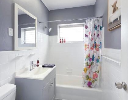 West Avenue Apartment | 1BR Miami Beach Apt with King plus 2 Queens & Workspace