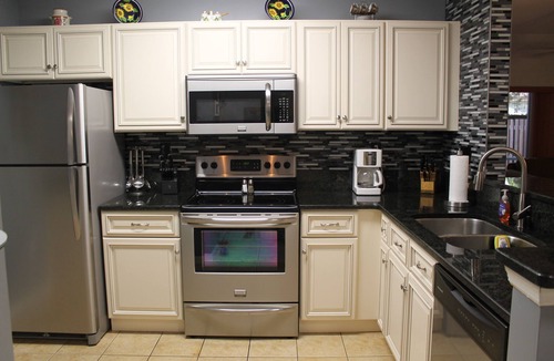 Iona Condo | 1st Floor Condo Close to Shopping, Minutes from the Beach! Gated Community