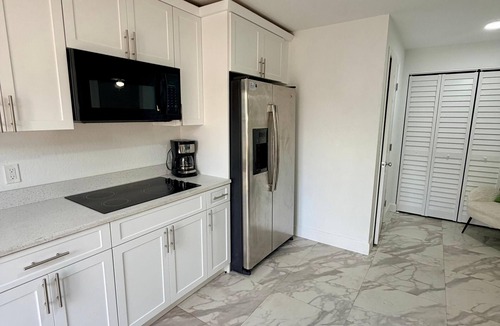 Lake Worth Apartment | 2/1 private, peaceful, lakeview studio