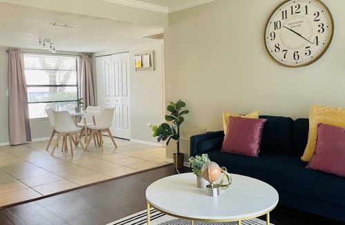 St. Petersburg Condo | 2/2 Beach Lovers Hide Away - Tampa / St Pete