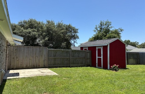 Ono Island Apartment | 2-bedroom 1-bath in SW Pensacola FL, cool AC. 2 minutes to Perdido Key Beaches.