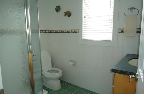North Beach Haven Apartment | 2 bedroom accommodation in Peahala Park