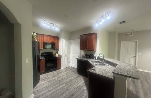 Bearss Plaza Apartment | 2-bedroom apartment in pleasant Tampa with WiFi, AC