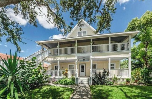 Downtown Dunedin Apartment | 2 Bedroom Apt Overlooking Dunedin Town Square