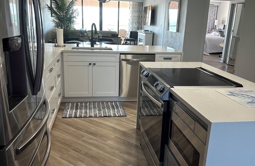 Sand Key Condo | 2-bedroom condo in charming Clearwater with AC, fitness room, WiFi