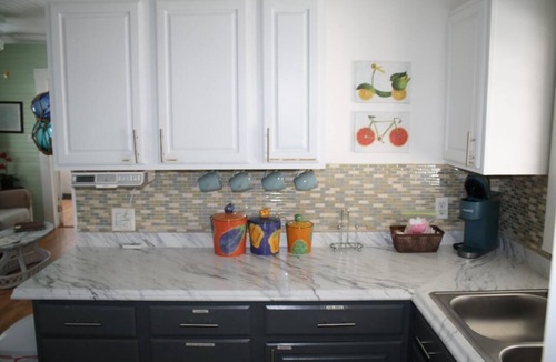 Laurel House | 2-bedroom vacation home just 1.25 miles from Nokomis Beach!