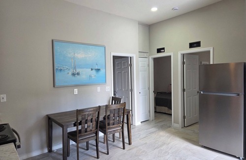 Carrollwood Villa | 2-bedroom villa in tranquil Tampa with cool AC breeze