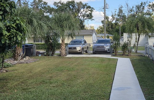 Carrollwood Villa | 2-bedroom villa in tranquil Tampa with cool AC breeze