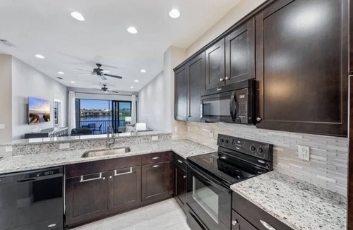 Naples Condo | 2 BR, 2 bath condo, den, lanai, pool, fitness room