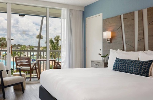 Pinellas Point Hotel | 2 Breathtaking Units | St. Pete Adventure & Outdoor Activities | Tampa Bay Views