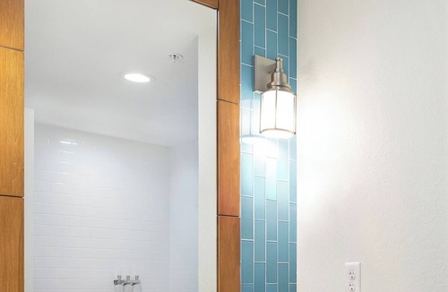 Park Shore Hotel | 2 Elegant Studio Suite Perfect w/Free Breakfast